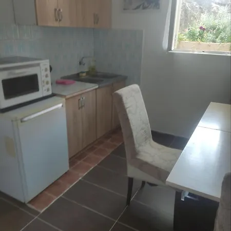 Tomas Apartman *