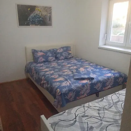 Tomas Apartman *